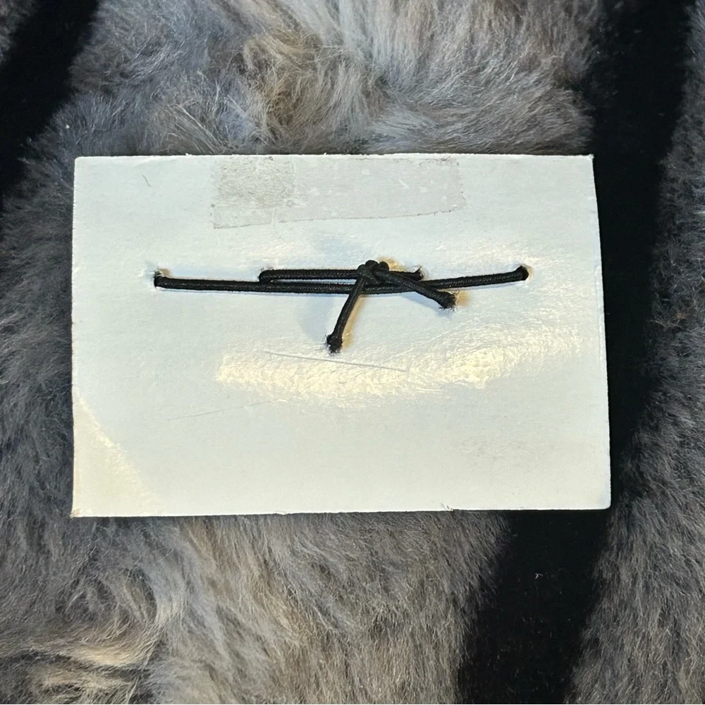 Modern gentleman’s cat eye glass bar tilt style cuff links